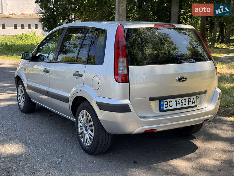 Хэтчбек Ford Fusion 2008 в Звягеле