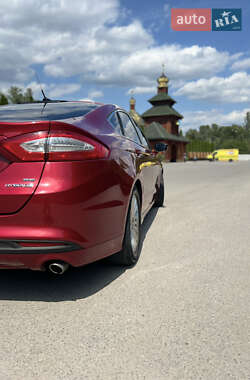 Седан Ford Fusion 2014 в 