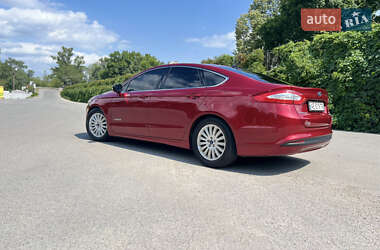 Седан Ford Fusion 2014 в 
