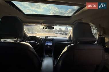 Седан Ford Fusion 2016 в 