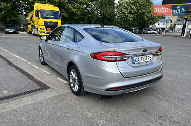 Седан Ford Fusion 2017 в 