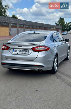 Седан Ford Fusion 2013 в 