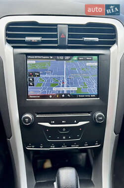 Седан Ford Fusion 2013 в 