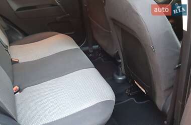 Хэтчбек Ford Fusion 2004 в 