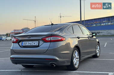 Седан Ford Fusion 2013 в 
