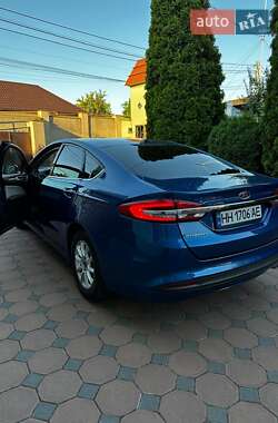 Седан Ford Fusion 2018 в 