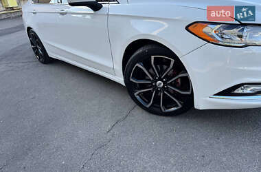 Седан Ford Fusion 2017 в 