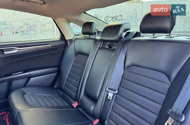 Седан Ford Fusion 2017 в 