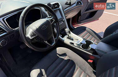 Седан Ford Fusion 2014 в 