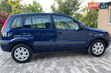 Хэтчбек Ford Fusion 2010 в 