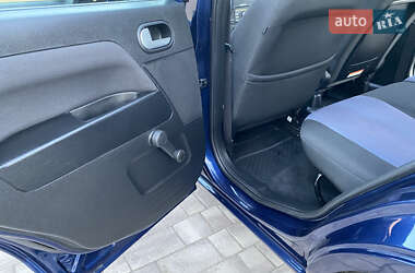 Хэтчбек Ford Fusion 2010 в 