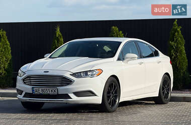 Седан Ford Fusion 2016 в 