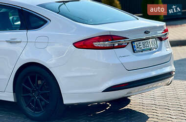 Седан Ford Fusion 2016 в 