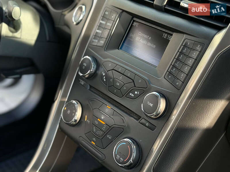 Седан Ford Fusion 2016 в Дніпрі