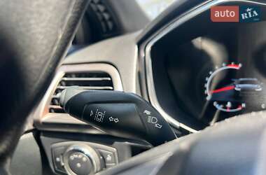 Седан Ford Fusion 2019 в 