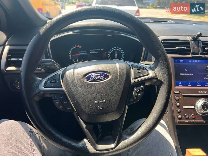 Седан Ford Fusion 2019 в Полтаві