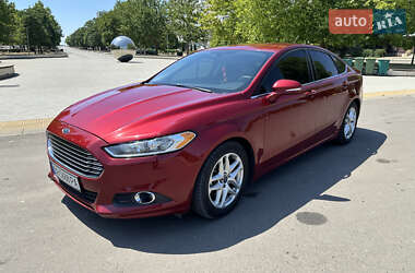 Седан Ford Fusion 2015 в 