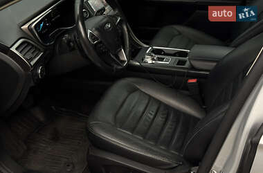 Седан Ford Fusion 2016 в 