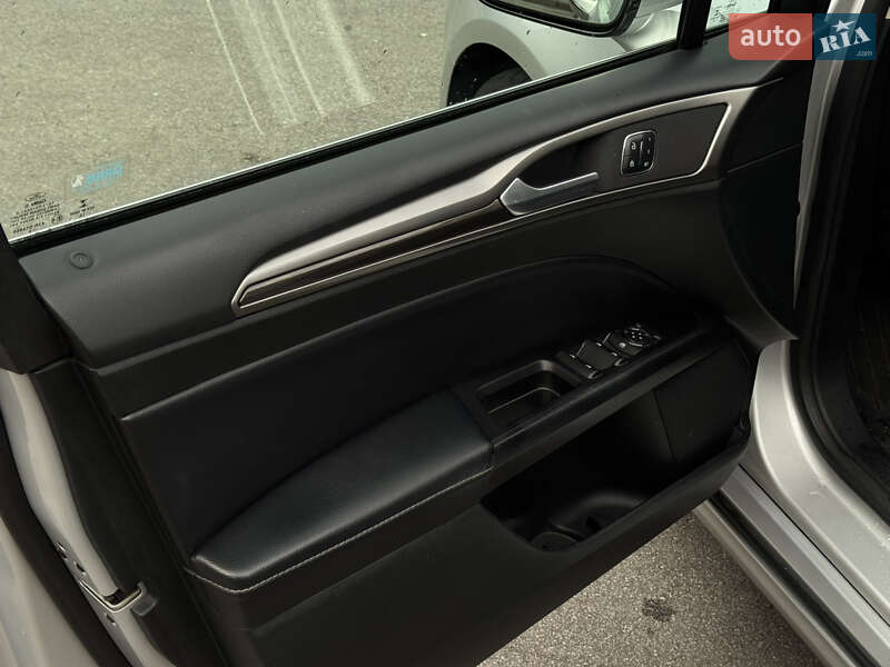 Седан Ford Fusion 2016 в Запоріжжі