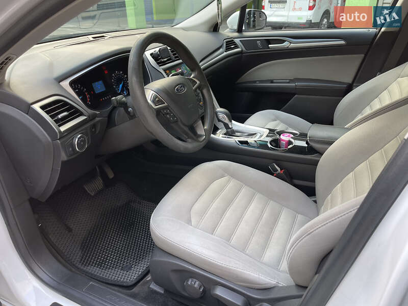 Седан Ford Fusion 2014 в Киеве фото 10 Седан Ford Fusion 2014 в Киеве
