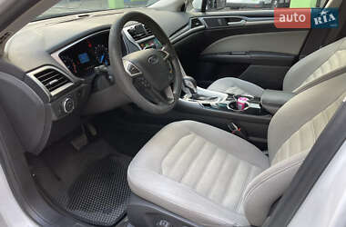 Седан Ford Fusion 2014 в 