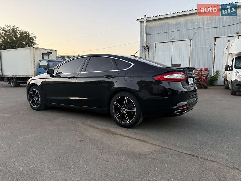 Седан Ford Fusion 2014 в Лохвиці