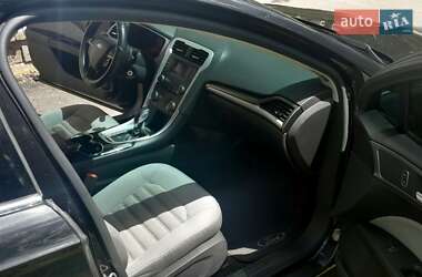 Седан Ford Fusion 2014 в 