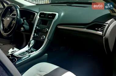 Седан Ford Fusion 2014 в 