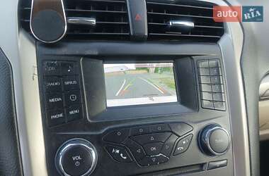Седан Ford Fusion 2015 в 