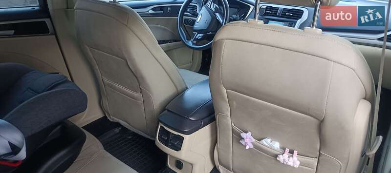 Седан Ford Fusion 2015 в Чернігові