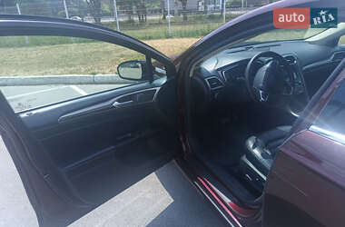 Седан Ford Fusion 2017 в 