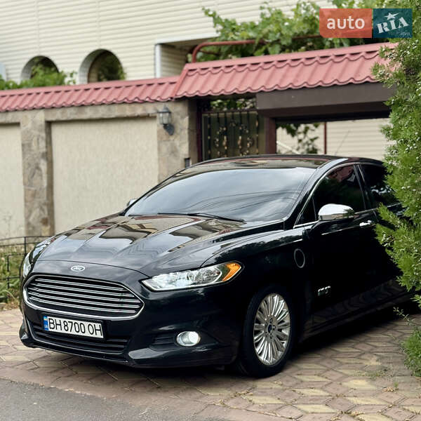 Седан Ford Fusion 2015 в 