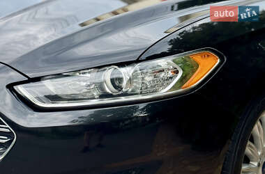 Седан Ford Fusion 2015 в 