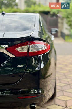 Седан Ford Fusion 2015 в 