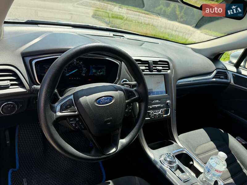 Седан Ford Fusion 2019 в Львове