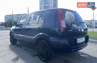 Хэтчбек Ford Fusion 2010 в 