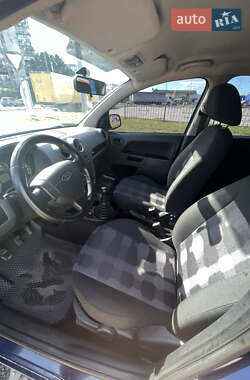 Хэтчбек Ford Fusion 2010 в 