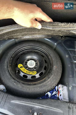 Хэтчбек Ford Fusion 2010 в 