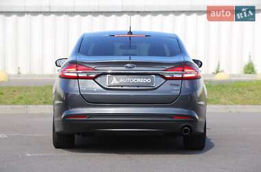 Седан Ford Fusion 2016 в 