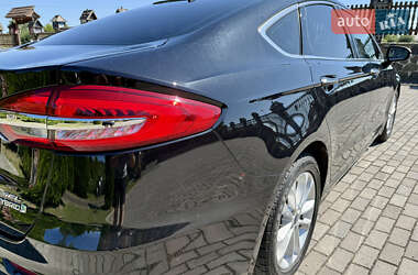 Седан Ford Fusion 2019 в 
