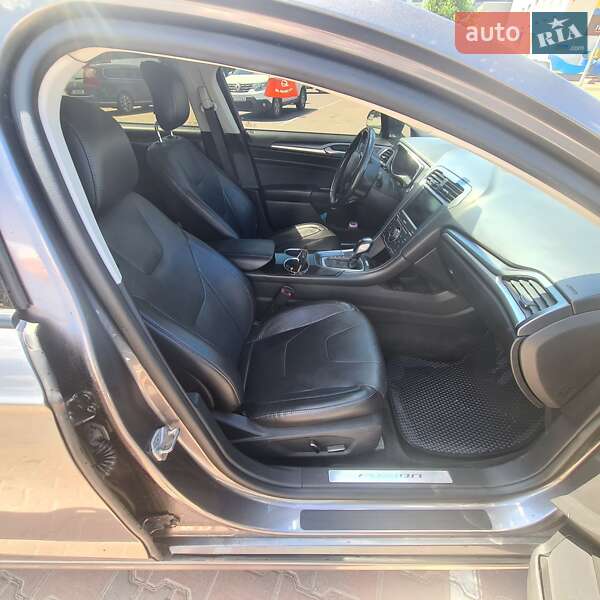 Седан Ford Fusion 2013 в Сумах