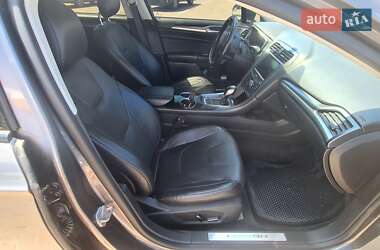 Седан Ford Fusion 2013 в 