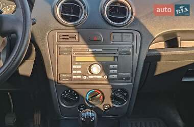 Хэтчбек Ford Fusion 2011 в 