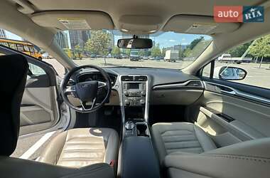 Седан Ford Fusion 2016 в 