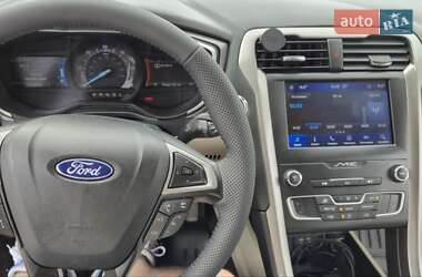 Седан Ford Fusion 2019 в 