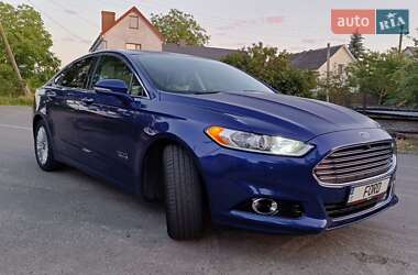 Седан Ford Fusion 2013 в 