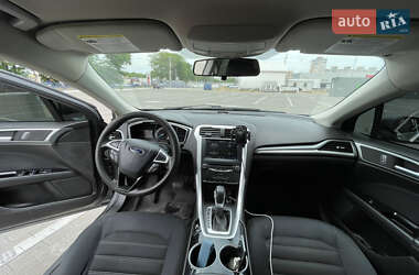 Седан Ford Fusion 2012 в 