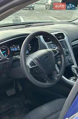 Седан Ford Fusion 2013 в 