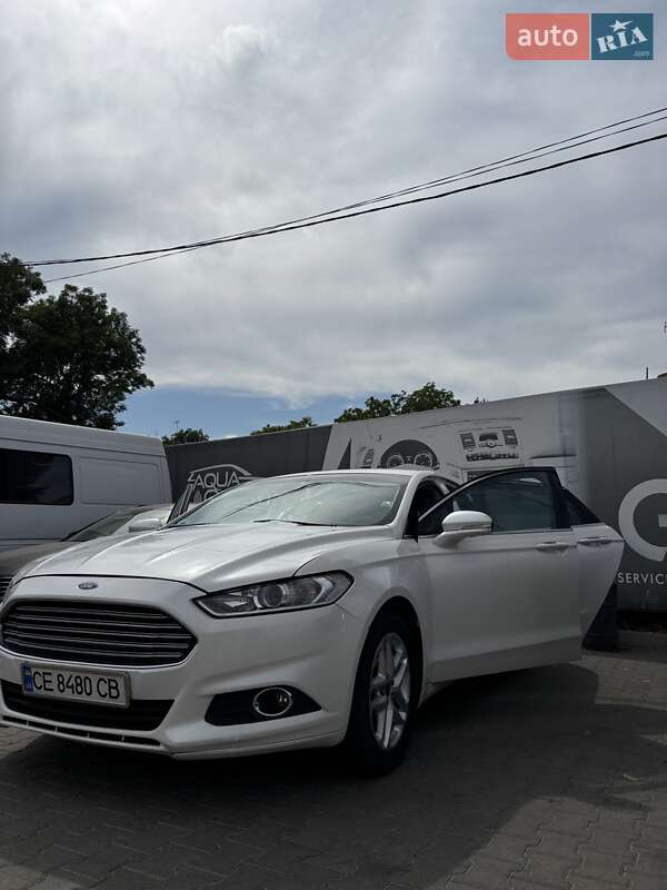 Седан Ford Fusion 2013 в Чернівцях