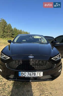 Седан Ford Fusion 2019 в 